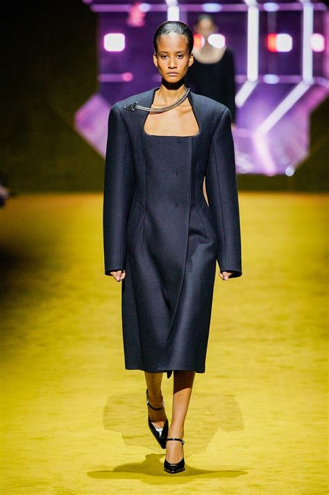 vetement prada femme